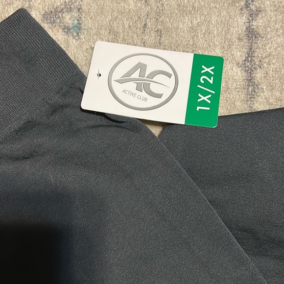 Women’s Gray Leggings Athletic Club Size 1x/2x - Picture 2 of 4